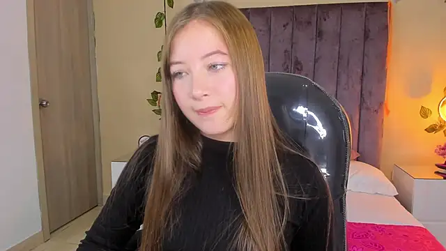 Dahlia Rousse online show from October 18, 10:11 pm