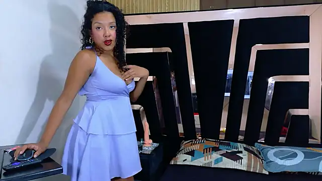 SolEvanss online show from October 8, 1:59 pm