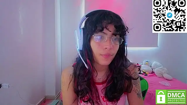 Lovelyamyy online show from April 1, 1:12 pm