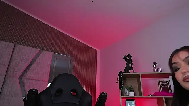 CleeoAdams  online show from February 16, 7:52 am