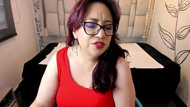 Victoria Adamns online show from December 19, 12:41 pm