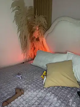 Sara  collins   online show from October 15, 1:14 pm