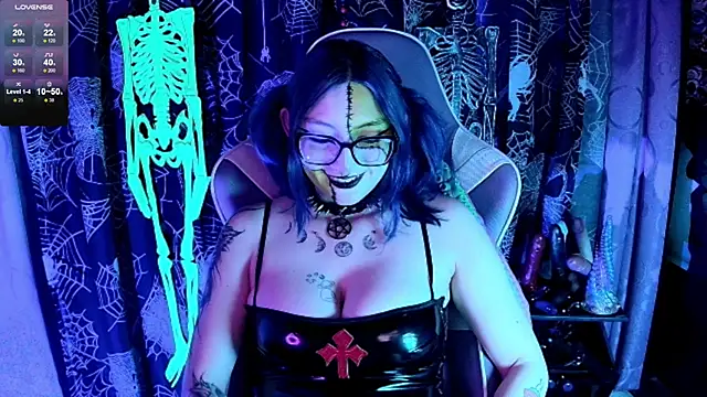 Kimlennox  online show from November 15, 3:02 pm