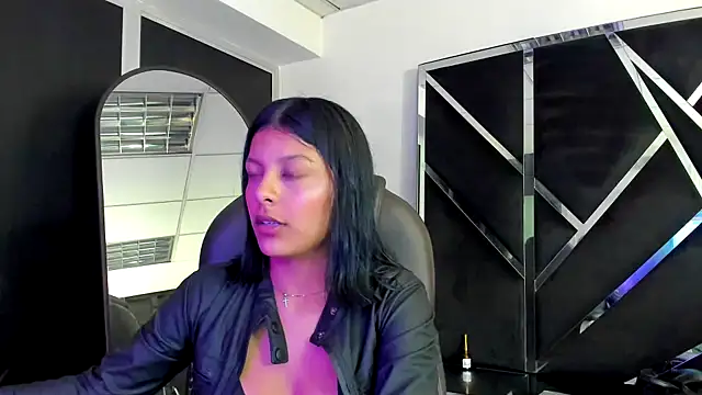 Salmaportman69 online show from October 19, 4:03 am