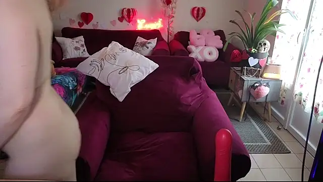 Miss luxiole online show from April 15, 7:20 am