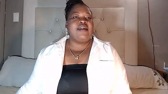 omalicha98 online show from March 9, 7:11 am