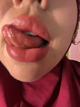 zahra Jalid online show from April 2, 11:57 pm