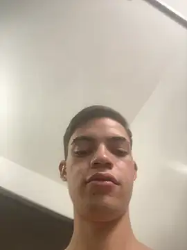 Latinos 2001 online show from July 3, 5:08 pm