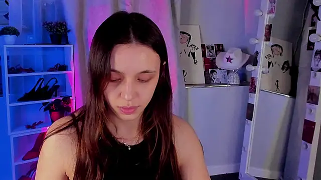 Sahara Shields online show from November 15, 10:38 am