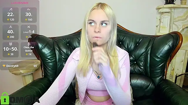 HillEva online show from October 17, 8:01 pm