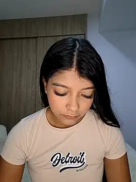 IslaBlaze online show from March 12, 5:04 pm