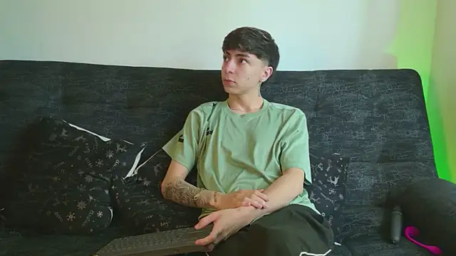 ethan and ava online show from March 14, 1:23 pm