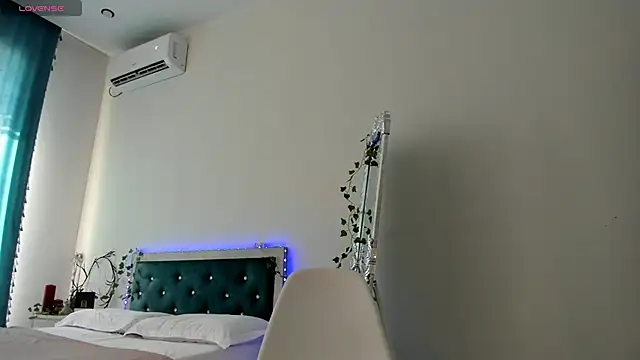 novaaskyy online show from October 2, 8:30 am