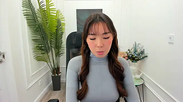 AnnaReyla online show from October 9, 8:02 pm