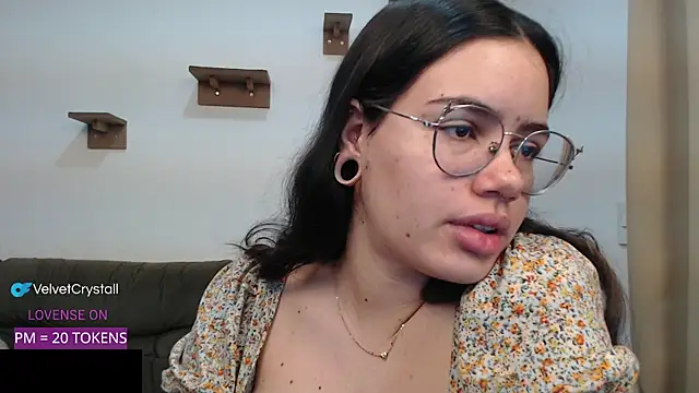 crystalll room online show from September 16, 3:03 am