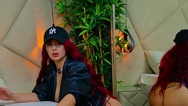 ChloeFrost online show from March 19, 6:29 am