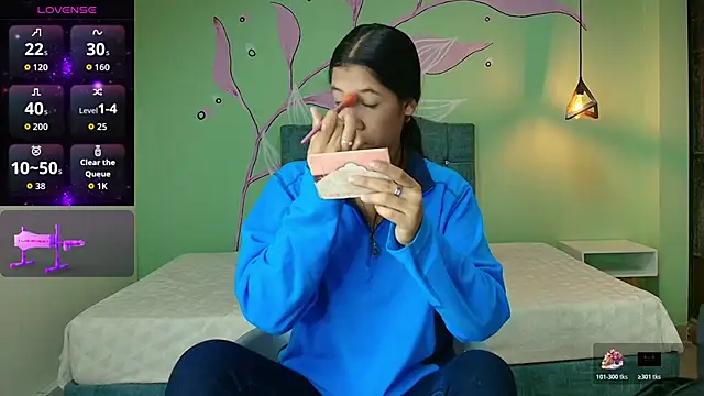 Connie Bell online show from November 13, 8:08 pm