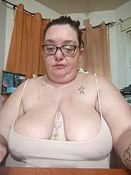 diosacurvy1984 online show from March 24, 8:20 am