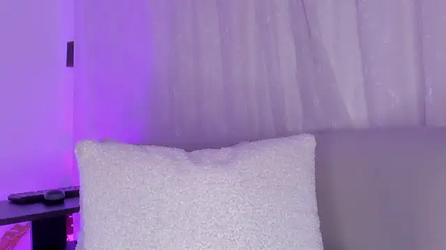 cutte hanna18 online show from April 18, 7:07 pm