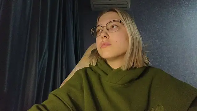 HotBrandyX online show from October 26, 12:00 pm