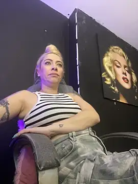 viktoria davis  online show from October 17, 11:52 pm