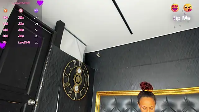 DalayMoore online show from December 15, 8:14 pm