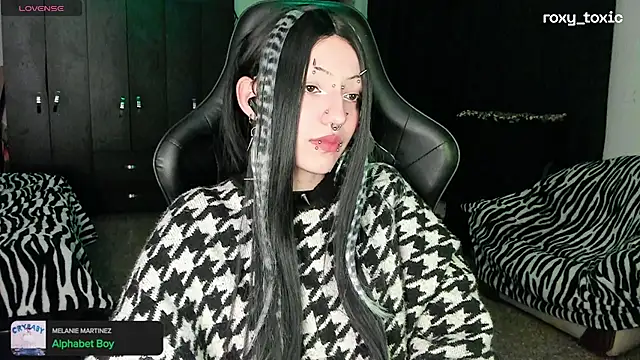 roxy toxic online show from September 20, 2:54 am