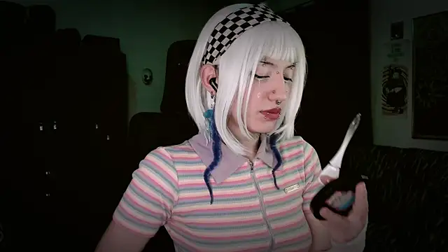 roxy toxic online show from April 9, 1:19 am