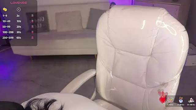 Nicole Foxx  online show from January 8, 7:40 pm