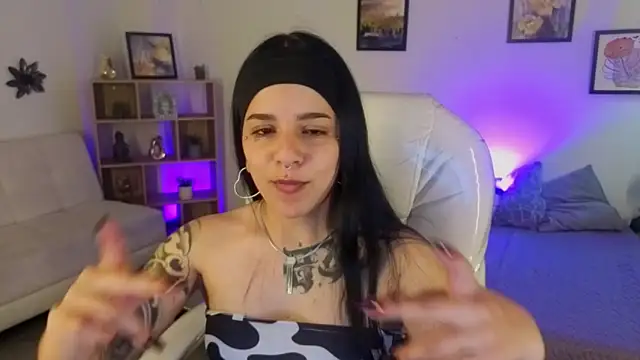 Nicole Foxx  online show from October 16, 7:49 pm