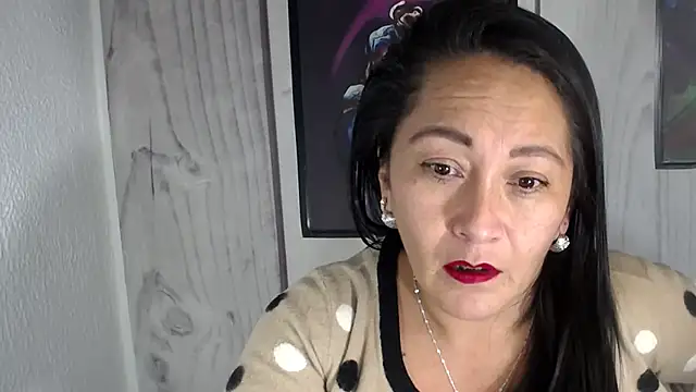 JULIANAWET69 online show from October 14, 3:31 am