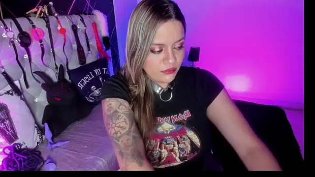 victoria  floyd online show from September 22, 8:40 pm