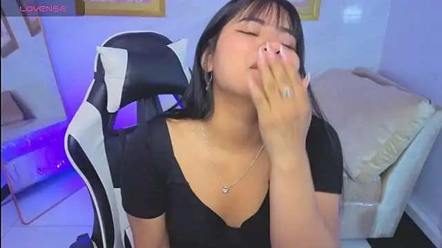 Paulette v online show from March 11, 1:14 pm