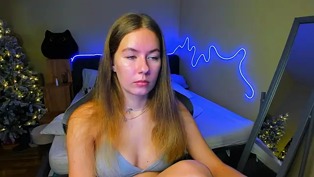 EmilyPaw online show from December 16, 8:53 am