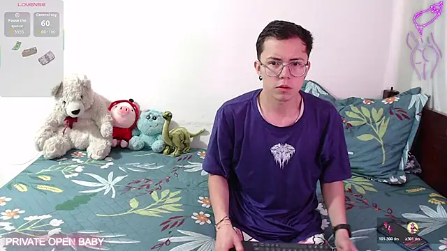 Tina 4 Charlie online show from October 17, 1:03 pm