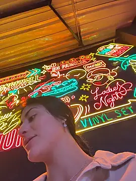 fiorella paris online show from February 16, 2:33 am