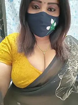 Queenflowerr online show from May 29, 4:49 pm