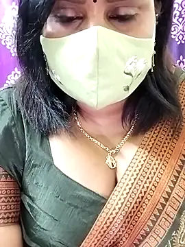 Queenflowerr online show from October 23, 5:52 pm