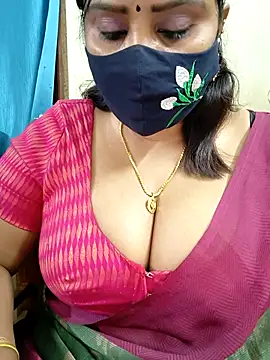 Queenflowerr online show from February 23, 4:17 pm