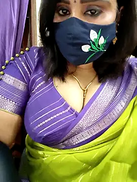 Queenflowerr online show from March 14, 6:42 pm