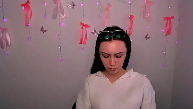 Nikonara Love online show from April 16, 1:22 pm