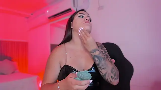 bonnieAn online show from February 15, 11:31 am