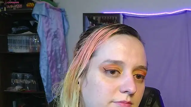 Evelan420 online show from April 20, 7:28 pm