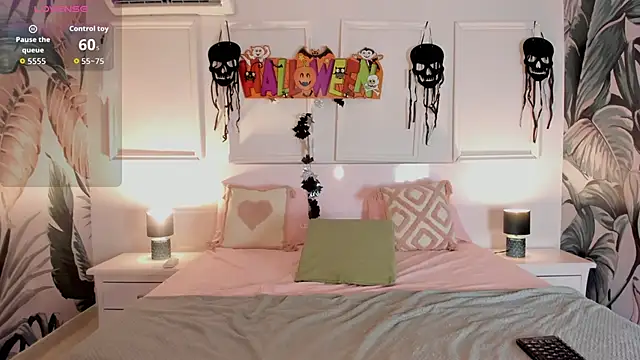 HannaaMiller online show from October 28, 3:01 am