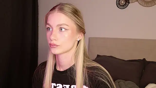 GabriellaOlsen online show from April 15, 4:07 pm