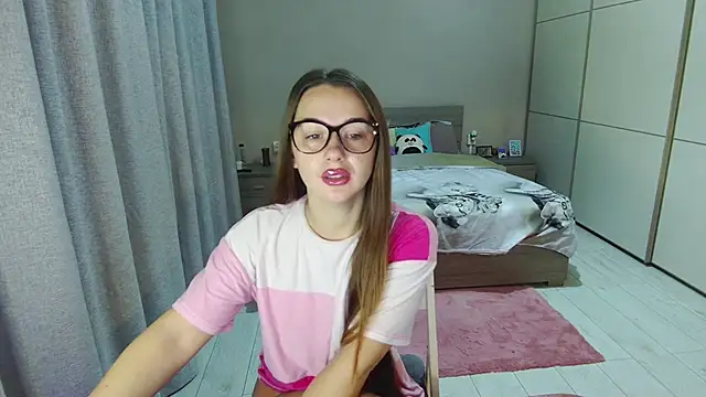 singletrouble online show from October 18, 4:26 am