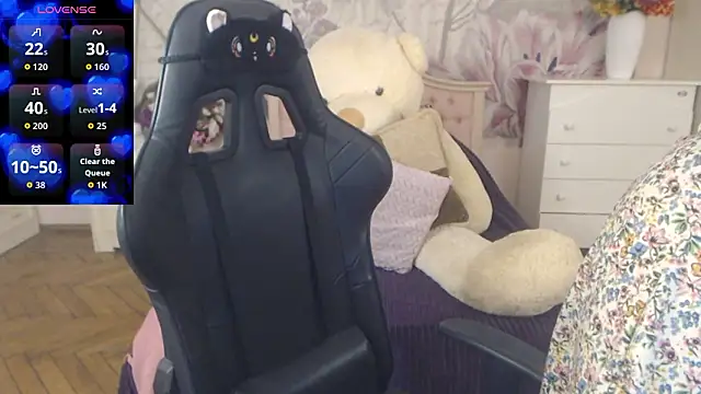 BritneyBarker online show from March 23, 4:51 am