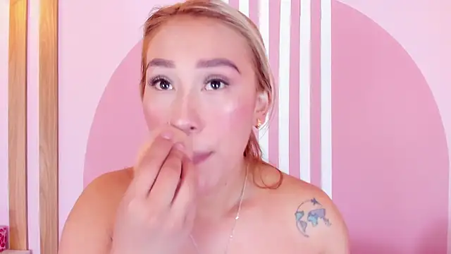 Lannajansen online show from April 7, 1:24 pm