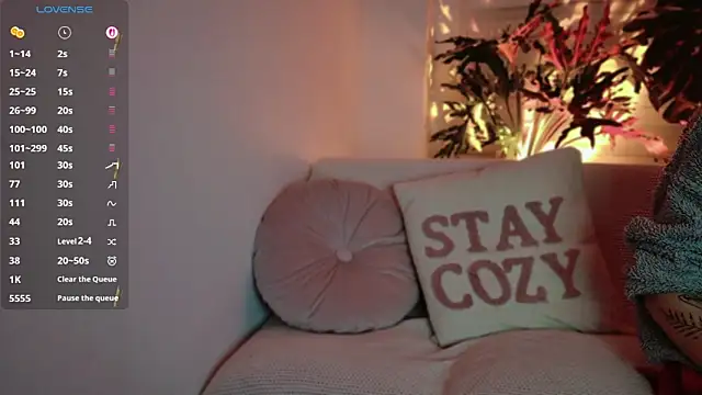 GerberaBlooms77 online show from March 27, 10:16 am