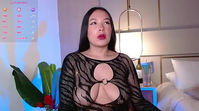 Victoria Collinns online show from November 6, 12:33 pm